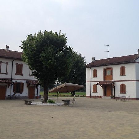 Bed And Breakfast Azienda Agricola Cascina Salazzara Magenta Exterior photo
